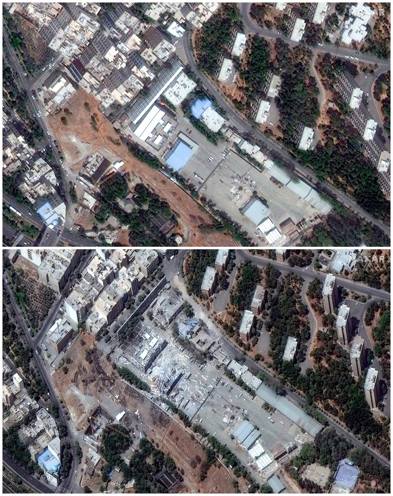 IRAN-NUCLEAR/SATELLITE Gambar gabungan menunjukkan tampilan satelit dari pintu masuk terowongan ke Pusat Penelitian Teknologi Nuklir Isfahan sebelum dan sesudah terkena serangan udara AS di tengah konflik Iran-Israel, di Isfahan, Iran, 20 Juni 2025 (atas), dan 22 Juni 2025. Maxar Technologies/Handout via REUTERS