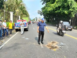 Truk Vs Motor di Purwokerto, 2 Orang Terluka