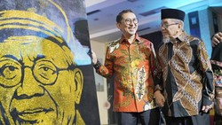 Hari Sastra Indonesia Ke-12, Kemenbud Luncurkan Buku 90 Tahun Taufiq Ismail