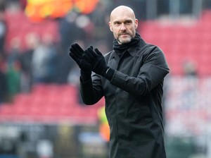 Kisah Eks Manajer Swansea, Baru Dipecat Langsung Kerja di Bandara