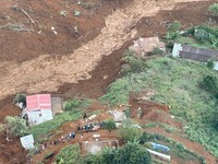 Longsor Maut Landa Permukiman Padat, 10 Orang Tewas