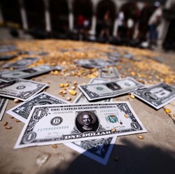 Sell America Menggema, Dunia Ramai-ramai Buang Dolar