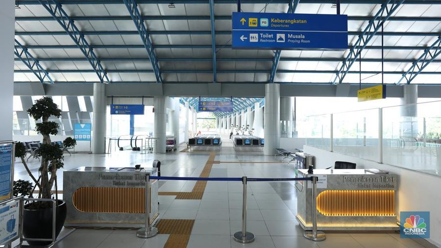 Skybridge atau jembatan penghubung antara Stasiun Bogor - Paledang, Jawa Barat, Rabu (25/6/2025). (CNBC Indonesia/Tri Susilo)