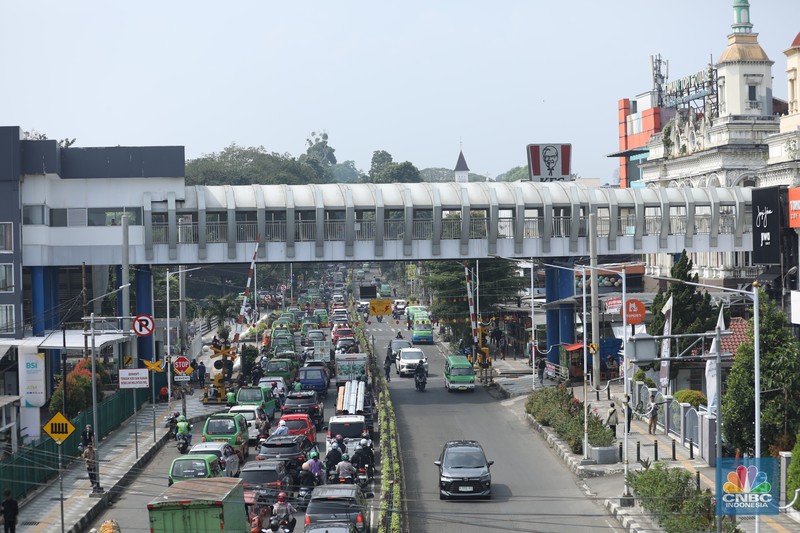 Skybridge atau jembatan penghubung antara Stasiun Bogor - Paledang, Jawa Barat, Rabu (25/6/2025). (CNBC Indonesia/Tri Susilo) Skybridge atau jembatan penghubung antara Stasiun Bogor - Paledang, Jawa Barat, Rabu (25/6/2025). (CNBC Indonesia/Tri Susilo)