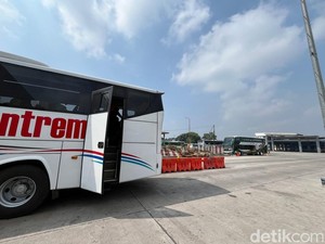 Ojol Dilarang Angkut Penumpang di Area Terminal Arjosari Malang