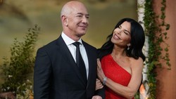 Bukan Yacht, Ini yang Diminta Jeff Bezos dan Lauren Sanchez sebagai Hadiah