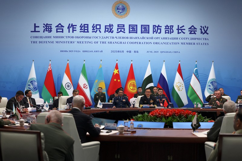 CHINA-SCO/DEFENCE Menteri Pertahanan Tiongkok Dong Jun dan mitranya menghadiri Pertemuan Menteri Pertahanan Organisasi Kerjasama Shanghai (SCO) di Qingdao, provinsi Shandong, Tiongkok pada 26 Juni 2025. REUTERS/Florence Lo