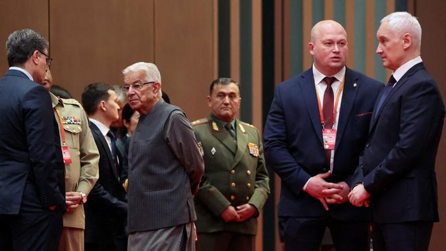 Diam-Diam Menhan Rusia dan Iran Bertemu di China, Ini Potretnya