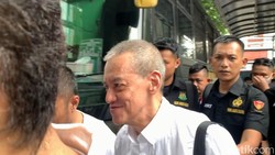 Fariz RM Tebar Senyuman Jelang Sidang Kasus Narkoba