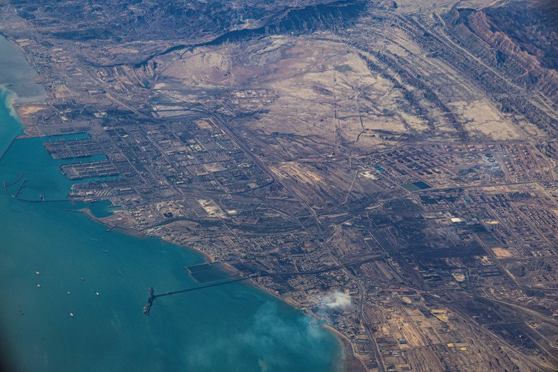 FOTO FILE: Pemandangan udara pantai Iran dan pulau Qeshm di selat Hormuz, 10 Desember 2023. REUTERS/Stringer/Foto File