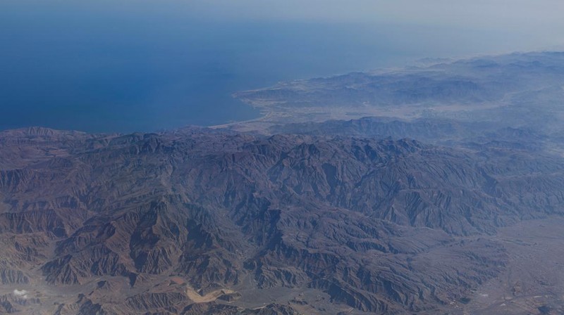 FOTO FILE: Pemandangan udara pantai Iran dan pulau Qeshm di selat Hormuz, 10 Desember 2023. REUTERS/Stringer/Foto File