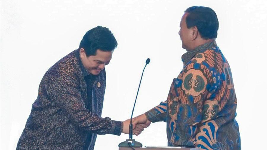 Menteri BUMN, Erick Thohir bersalaman dengan Presiden Prabowo usai meresmikan Kawasan Ekonomi Khusus Kesehatan Sanur & Bali International Hospital (BI Hospital). (Instagram/erickthohir)
