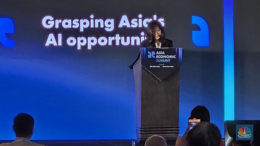 Menteri Komunikasi dan Digital Meutya Hafid menyampaikan paparan dalam acara Asia Economic Summit di Jakarta, Kamis (26/6/2025). (CNBC Indonesia/Intan Rakhmayanti)