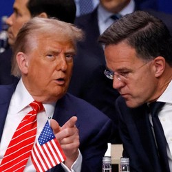 Momen Trump Dipanggil