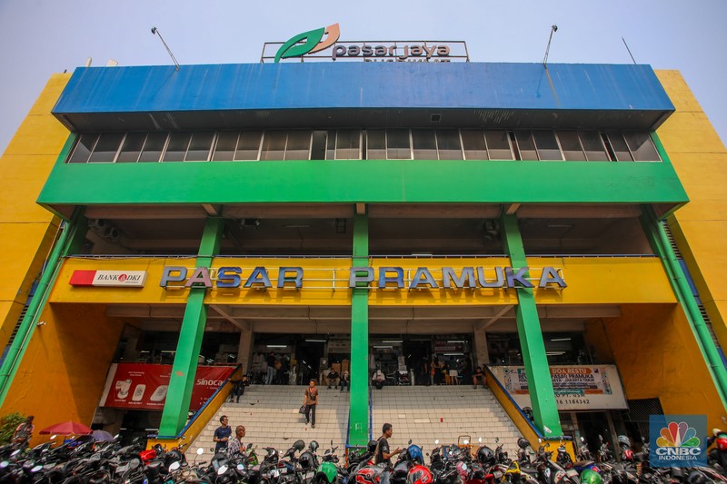 Suasana aktivitas jual beli di Pasar Obat Pramuka, Jakarta, Kamis (26/6/2025). Suasana aktivitas jual beli di Pasar Obat Pramuka, Jakarta, Kamis (26/6/2025). (CNBC Indonesia/Faisal Rahman)