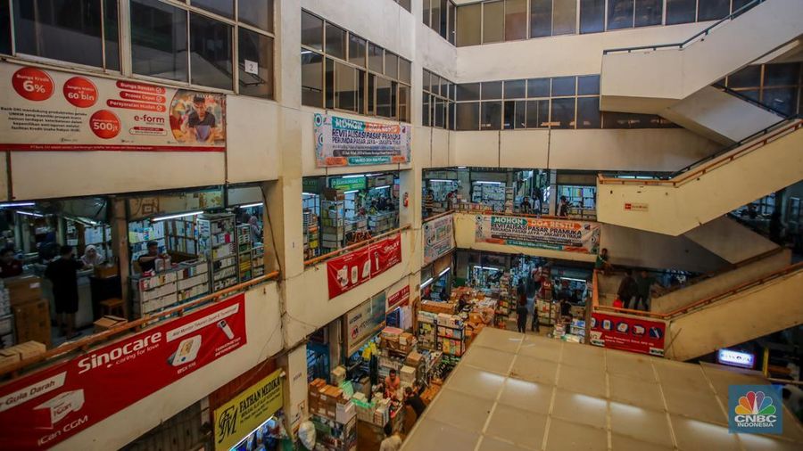 Suasana aktivitas jual beli di Pasar Obat Pramuka, Jakarta, Kamis (26/6/2025). Suasana aktivitas jual beli di Pasar Obat Pramuka, Jakarta, Kamis (26/6/2025). (CNBC Indonesia/Faisal Rahman)