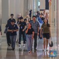 Tak Lagi Orang Tajir, Mal Kini Ramai Diserbu Rombongan Wong Cilik