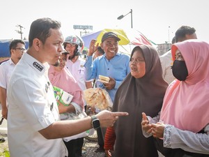 Keliling Pakai Motor, Walkot Agung Temui Anak Jalanan-Cek Kebersihan Kota