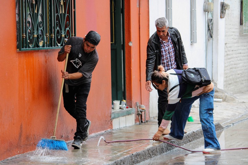 Sedikitnya 10 orang tewas, termasuk anak-anak, dan sejumlah lainnya luka-luka dalam insiden penembakan massal di sebuah rumah di kota Irapuato, negara bagian Guanajuato, Meksiko Selasa (24/6) malam. (Tangkapan Layar Video Reuters/)