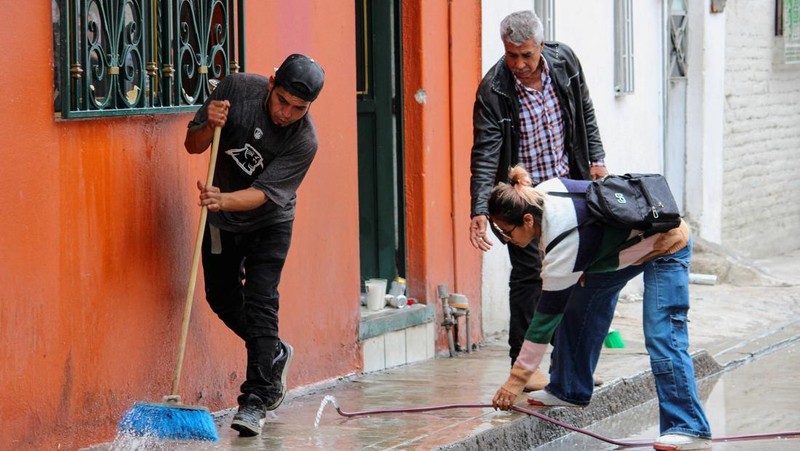 Sedikitnya 10 orang tewas, termasuk anak-anak, dan sejumlah lainnya luka-luka dalam insiden penembakan massal di sebuah rumah di kota Irapuato, negara bagian Guanajuato, Meksiko Selasa (24/6) malam. (Tangkapan Layar Video Reuters/)