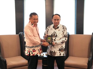 Bupati Bengkulu Tengah Sambangi Mendes, Laporkan Kopdes Merah Putih