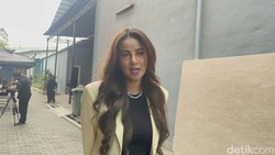 Blak-blakan Olla Ramlan yang Lelah Jadi Single Mom