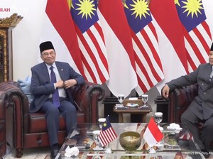 PM Malaysia Tiba di Istana Negara, Disambut Airlangga hingga Rosan