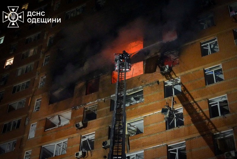 Akibat serangan pesawat nirawak Rusia di Odesa, Ukraina, Sabtu (28/6/2025). (Handout via REUTERS) Akibat serangan pesawat nirawak Rusia di Odesa, Ukraina, Sabtu (28/6/2025). (Handout via REUTERS)