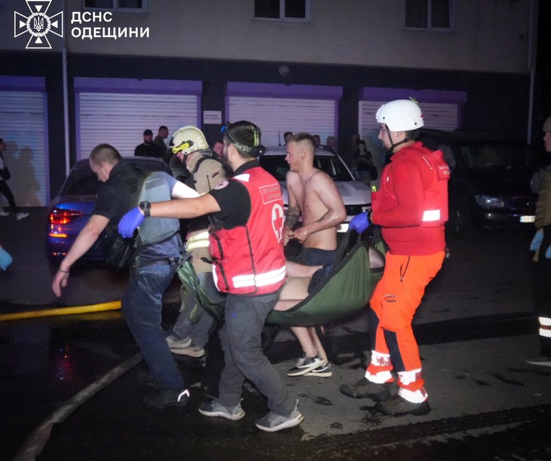 Akibat serangan pesawat nirawak Rusia di Odesa, Ukraina, Sabtu (28/6/2025). (Handout via REUTERS)