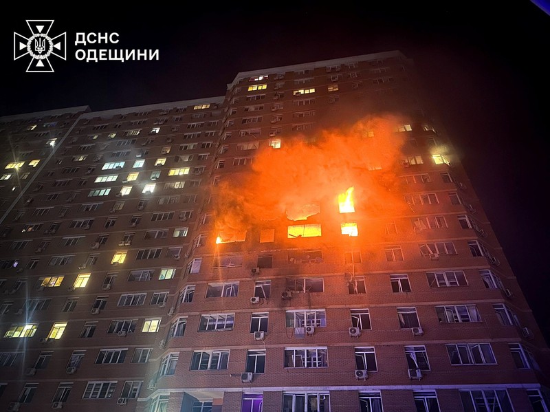 Akibat serangan pesawat nirawak Rusia di Odesa, Ukraina, Sabtu (28/6/2025). (Handout via REUTERS)
