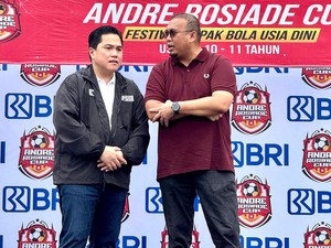 Erick Thohir Tutup dan Serahkan Hadiah di Ajang Andre Rosiade Cup
