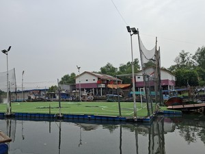 Lapangan Futsal Apung di Muara Angke Jadi Ruang Publik Baru bagi Warga