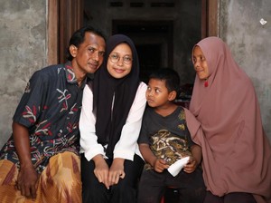 Anak Penjual Asongan Dapat Kuliah Gratis di UGM, Bermimpi Kerja di BUMN