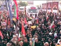 Video: Ribuan Warga Iran Hadiri Pemakaman Para Komandan Militer