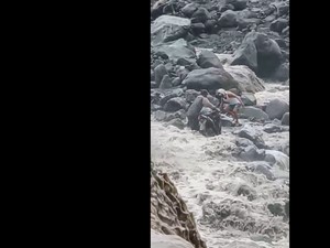 Seorang Warga Lumajang Terseret Banjir Lahar Gunung Semeru