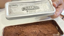 Cobain Tiramisu Kaleng di Blok M, Pesannya Lewat Mesin Otomatis!