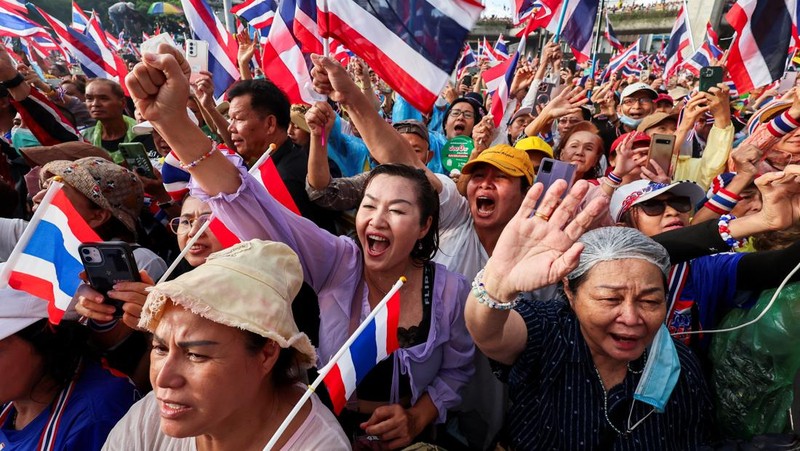Unjuk rasa antipemerintah terhadap PM Thailand Shinawatra di Bangkok, Thailand, Sabtu (29/6/2025). (REUTERS/Chalinee Thirasupa)