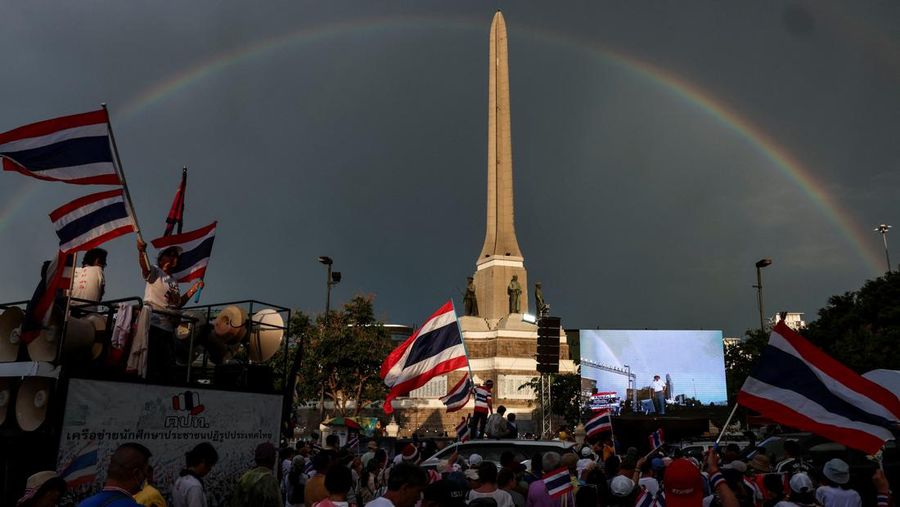Unjuk rasa antipemerintah terhadap PM Thailand Shinawatra di Bangkok, Thailand, Sabtu (29/6/2025). (REUTERS/Athit Perawongmetha)