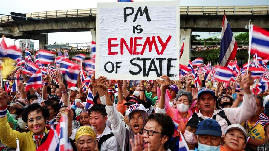 Unjuk rasa antipemerintah terhadap PM Thailand Shinawatra di Bangkok, Thailand, Sabtu (29/6/2025). (REUTERS/Chalinee Thirasupa) Unjuk rasa antipemerintah terhadap PM Thailand Shinawatra di Bangkok, Thailand, Sabtu (29/6/2025). (REUTERS/Chalinee Thirasupa)