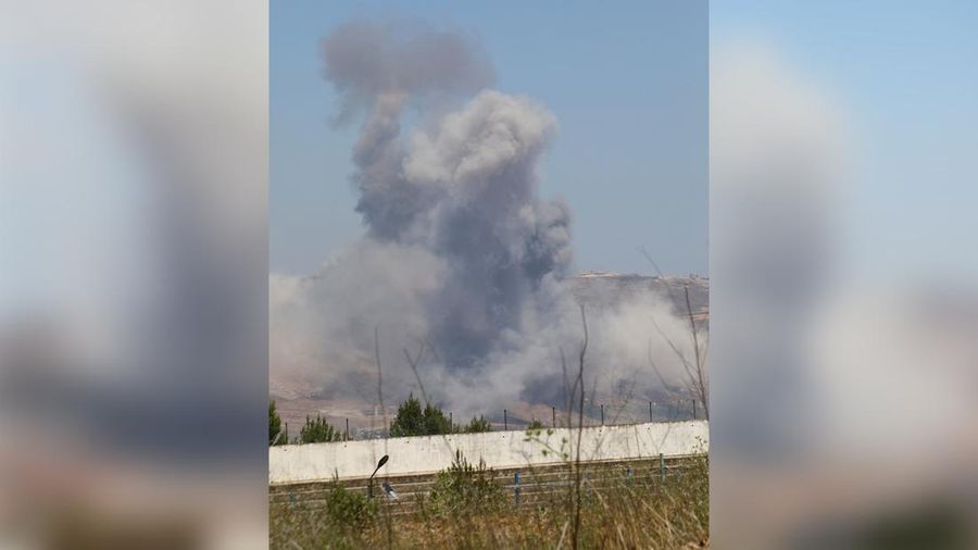 Serangan udara Israel ke situs militer yang rusak yang ingin dipulihkan oleh kelompok bersenjata Hizbullah di Lebanon Selatan. (Tangkapan Layar Video/REUTERS) Serangan udara Israel ke situs militer yang rusak yang ingin dipulihkan oleh kelompok bersenjata Hizbullah di Lebanon Selatan. (Tangkapan Layar Video/REUTERS)