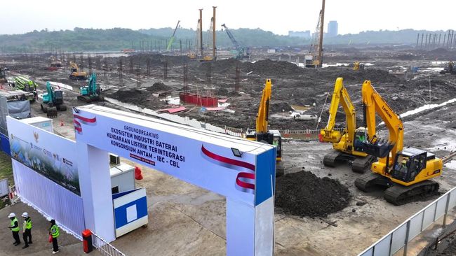 RI Bangun Pabrik Baterai EV Raksasa, Tapi Sayang Tak Punya Lithium