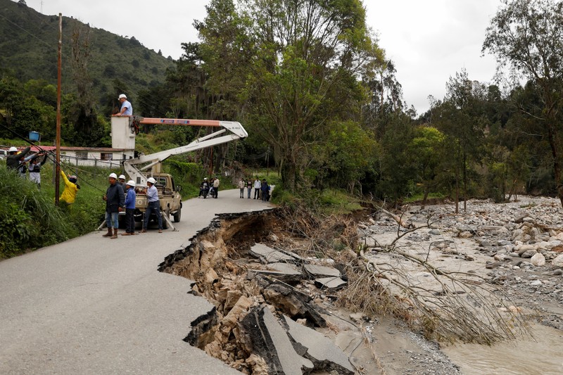 Kerusakan akibat banjir di El Caney, Venezuela, Sabtu (28/6/2025). (REUTERS/Leonardo Fernandez Viloria)