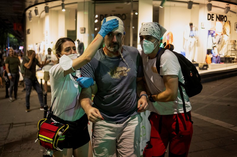 Ricuh demo anti-pemerintah di Beograd, Serbia, Minggu (29/6/2025) dini hari WIB. (REUTERS/Zorana Jevtic)