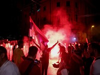 Demo Tuntut Presiden Mundur Menggila, Pecah 'Perang' Mahasiswa-Polisi