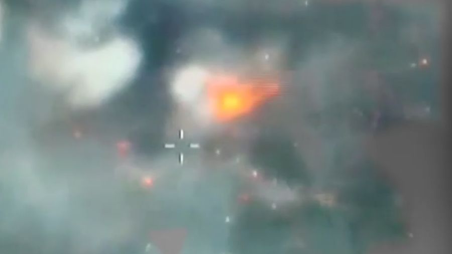 Serangan udara Israel ke situs militer yang rusak yang ingin dipulihkan oleh kelompok bersenjata Hizbullah di Lebanon Selatan. (Tangkapan Layar Video/REUTERS)