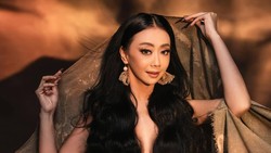 Gaya Asri Welas Tampil Seksi di Pemotretan Terbaru, Dada Tertutup Rambut