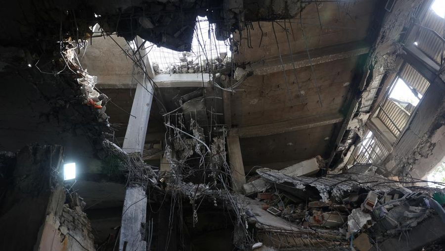 Kondisi kerusakan Penjara Evin akibat serangan udara Israel setelah gencatan senjata antara Israel dan Iran di Teheran, Iran, Minggu (29/6/2025). (Majid Asgaripour/WANA via REUTERS)