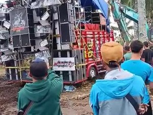 Truk Sound Horeg Terjebak Lumpur di Malang Saat Santunan Anak Yatim