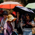 'Neraka Bocor' Hantam Inggris-Spanyol, Suhu Tembus 30 Derajat Celcius