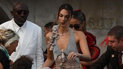 Kondangan ke Pernikahan Jeff Bezos, Gaun Pacar Leonardo DiCaprio Jadi Begini